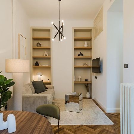 Casa Unica Milano - Elegant Apartment With Balcony - Centrale 1 Exterior foto