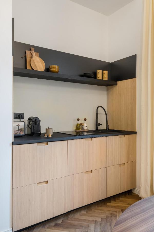 Casa Unica Milano - Elegant Apartment With Balcony - Centrale 1 Exterior foto