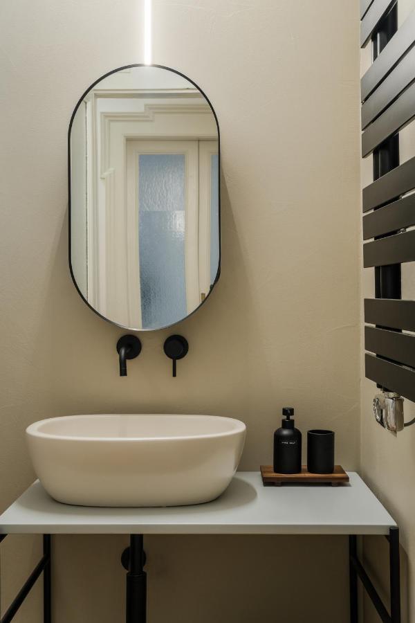 Casa Unica Milano - Elegant Apartment With Balcony - Centrale 1 Exterior foto